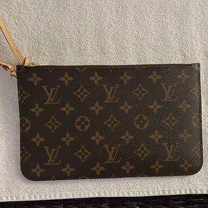 Louis Vuitton Monogram MM Pouch - EUC
